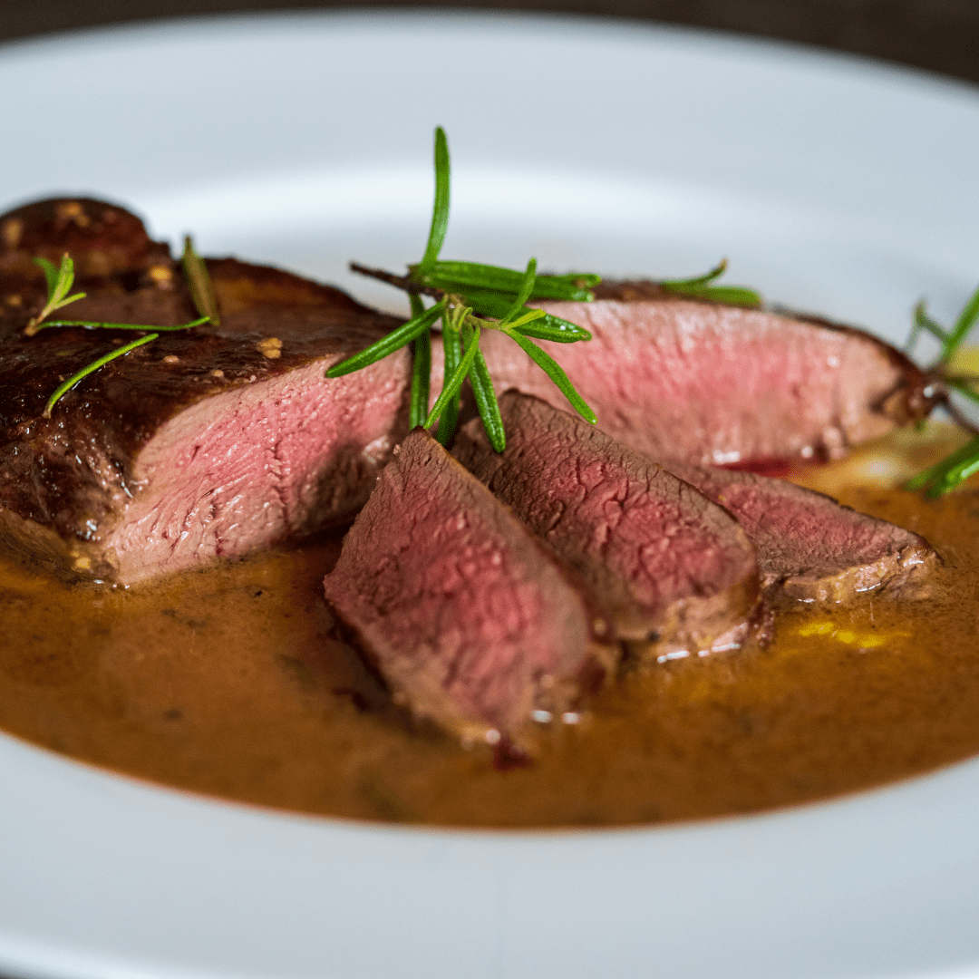 Chevreuil aux airelles, avec amour, 2025