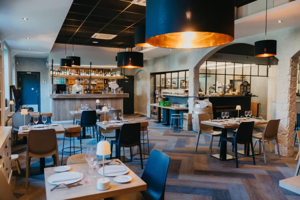 Salle du restaurant Avec Amour